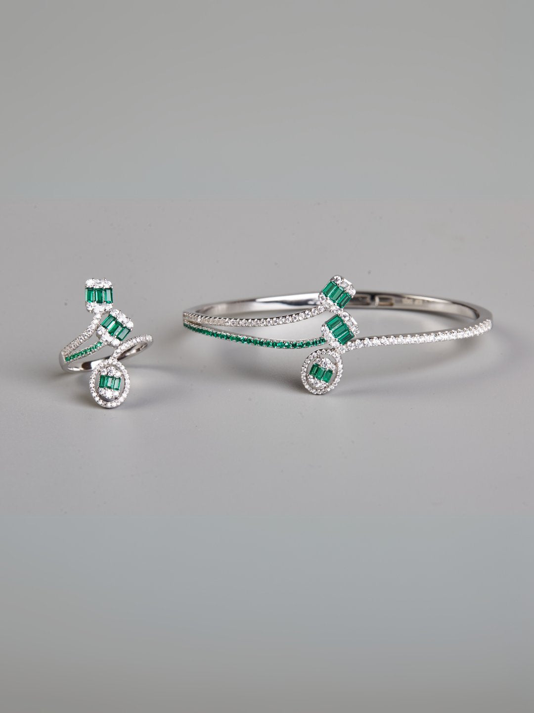 Tansi Jewels Lahari Nakshatra Green Bracelet And Ring Set