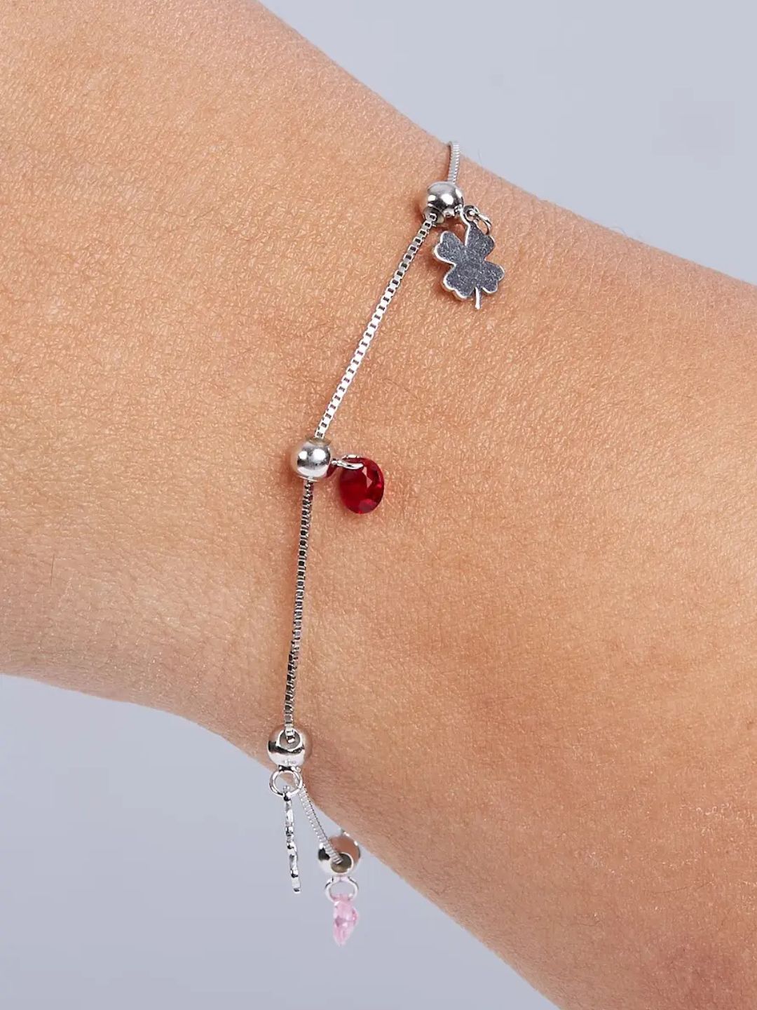 Tansi Jewels Pretty Floral Charm Bracelet